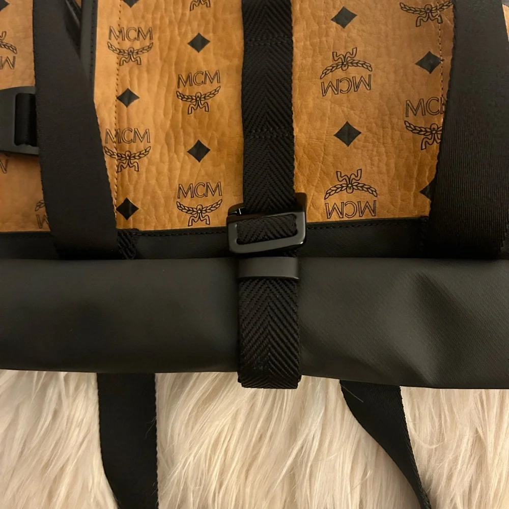 Authentic MCM Large Shopper - Picture 7 of 11